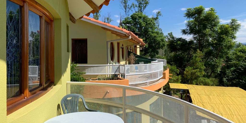 Hotel Lodge La Pasarela en Tarija Bolivia - Vista de Jardines